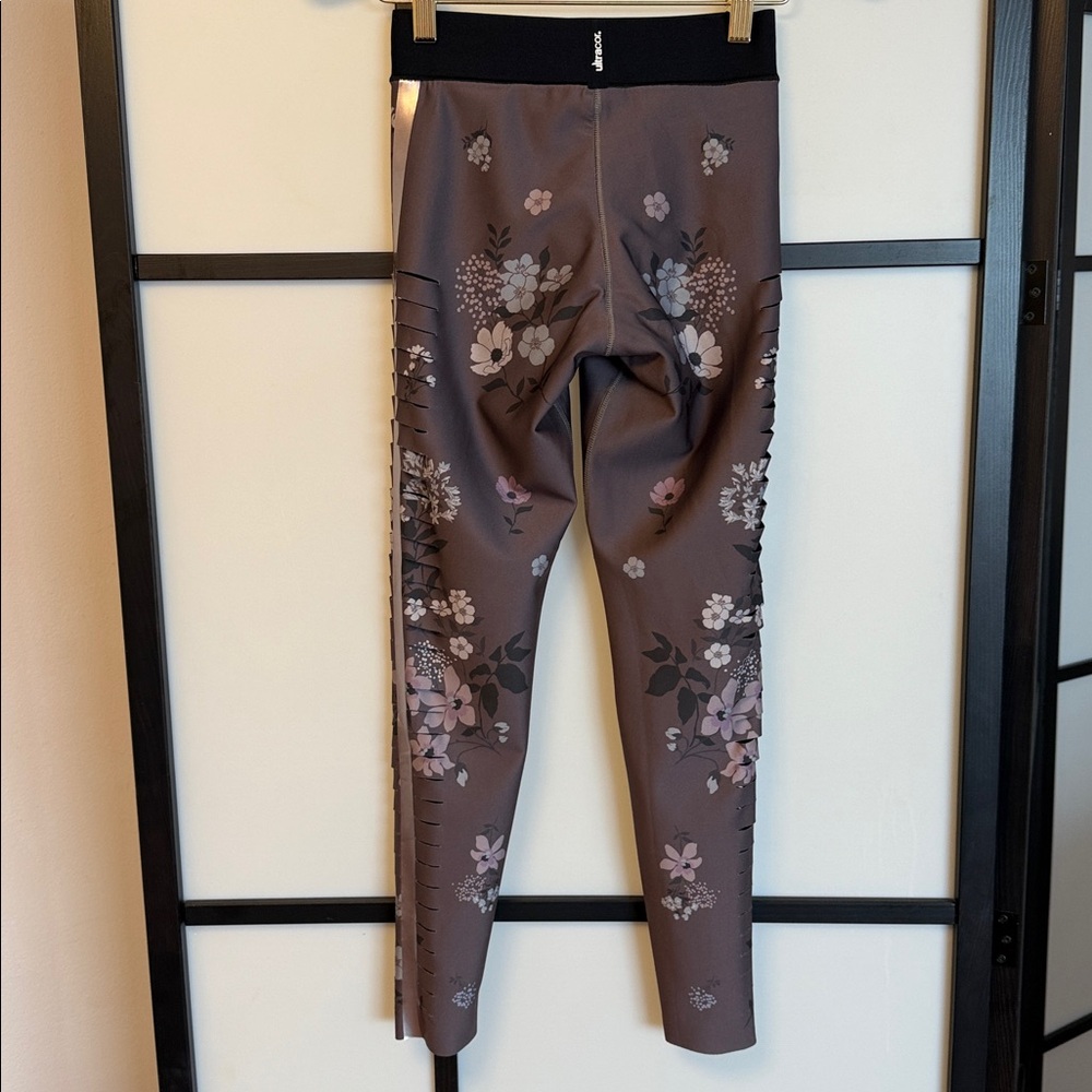 Ultracor Lux Knockout Floral Leggings Size S Laser Cut Side Detail Taupe/Grey - Picture 7 of 16